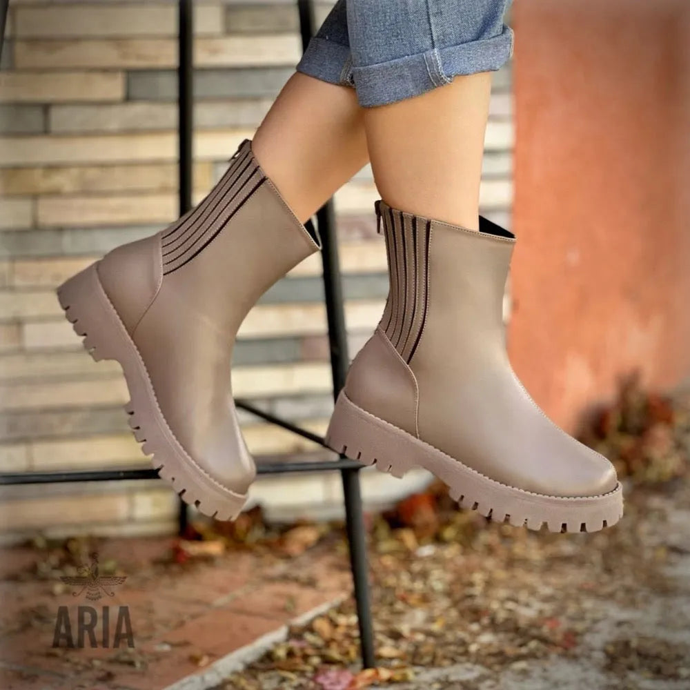 BOTIN ROMA NUDE
