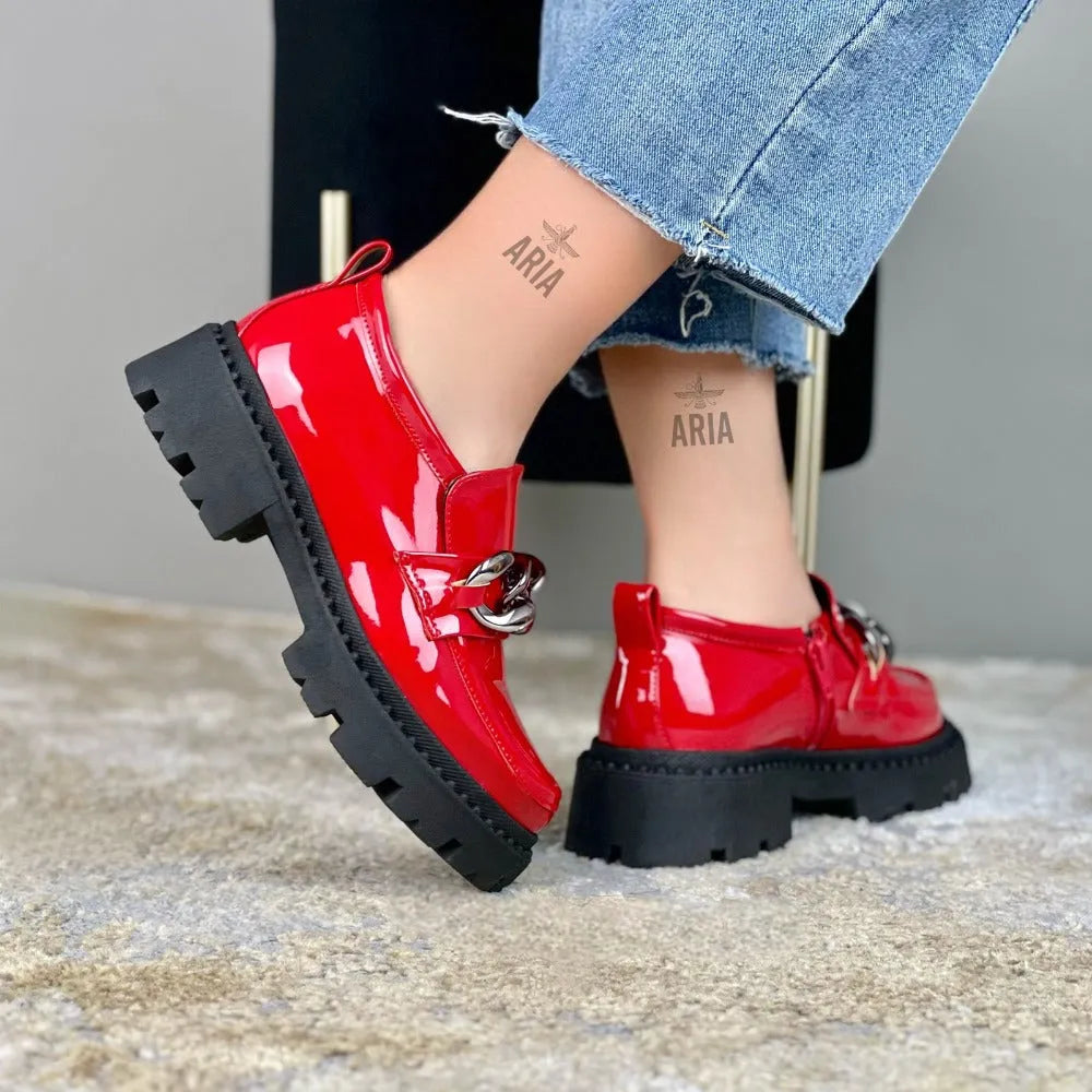 MOCASIN TYLA ROJO CHAROL