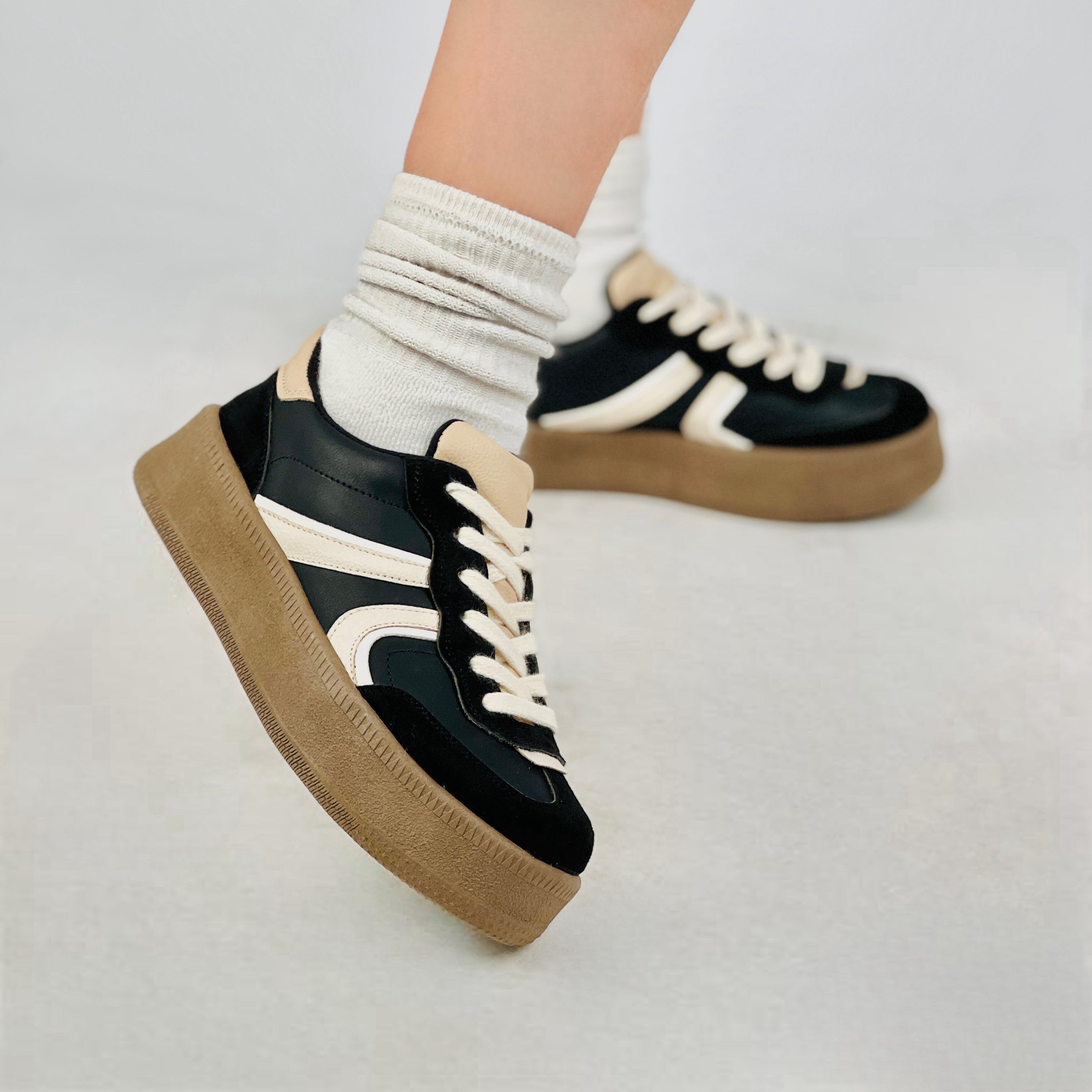 Sneaker Zoe Negro/Hueso