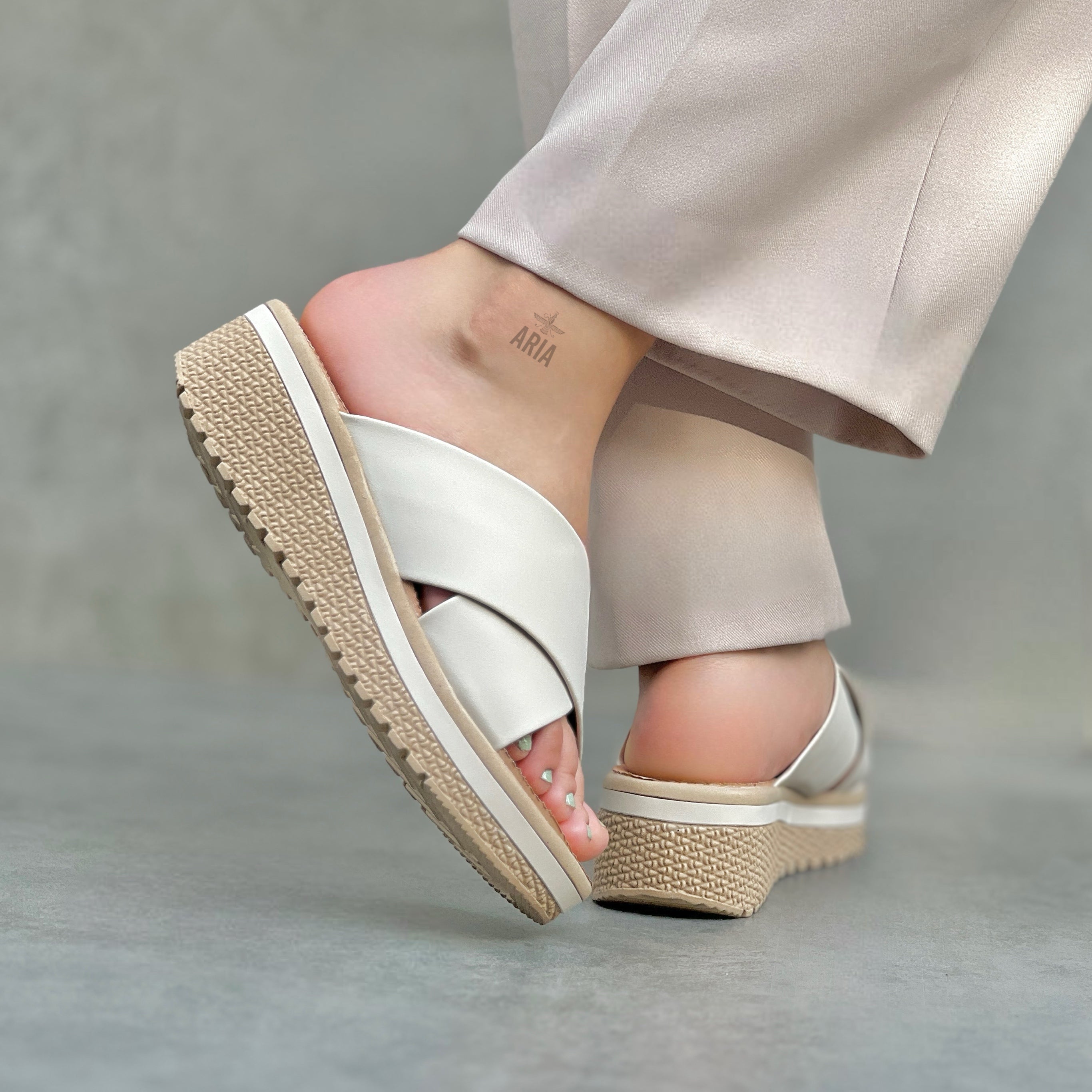 Sandalia Sofía Hueso