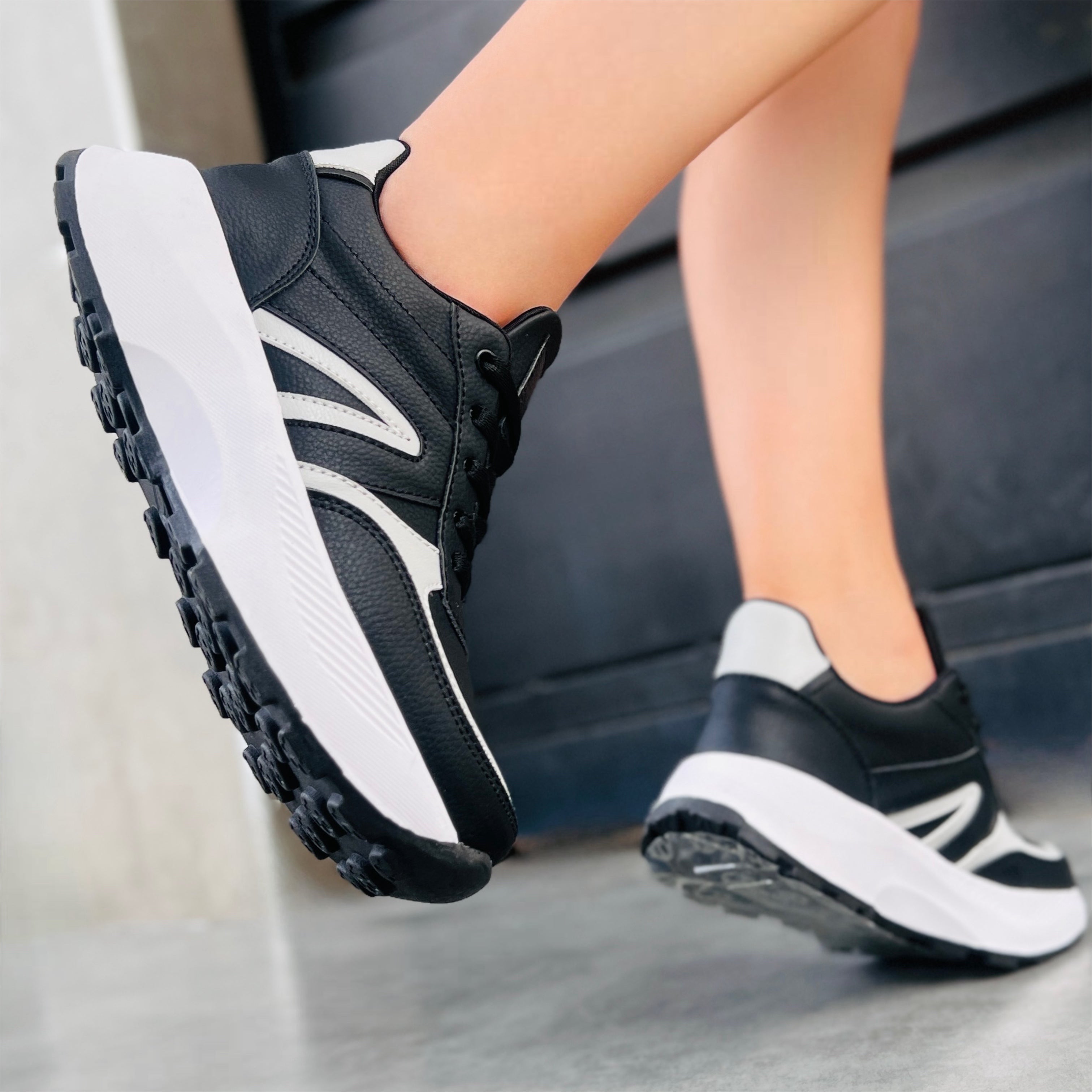 Sneaker Magaly Negro