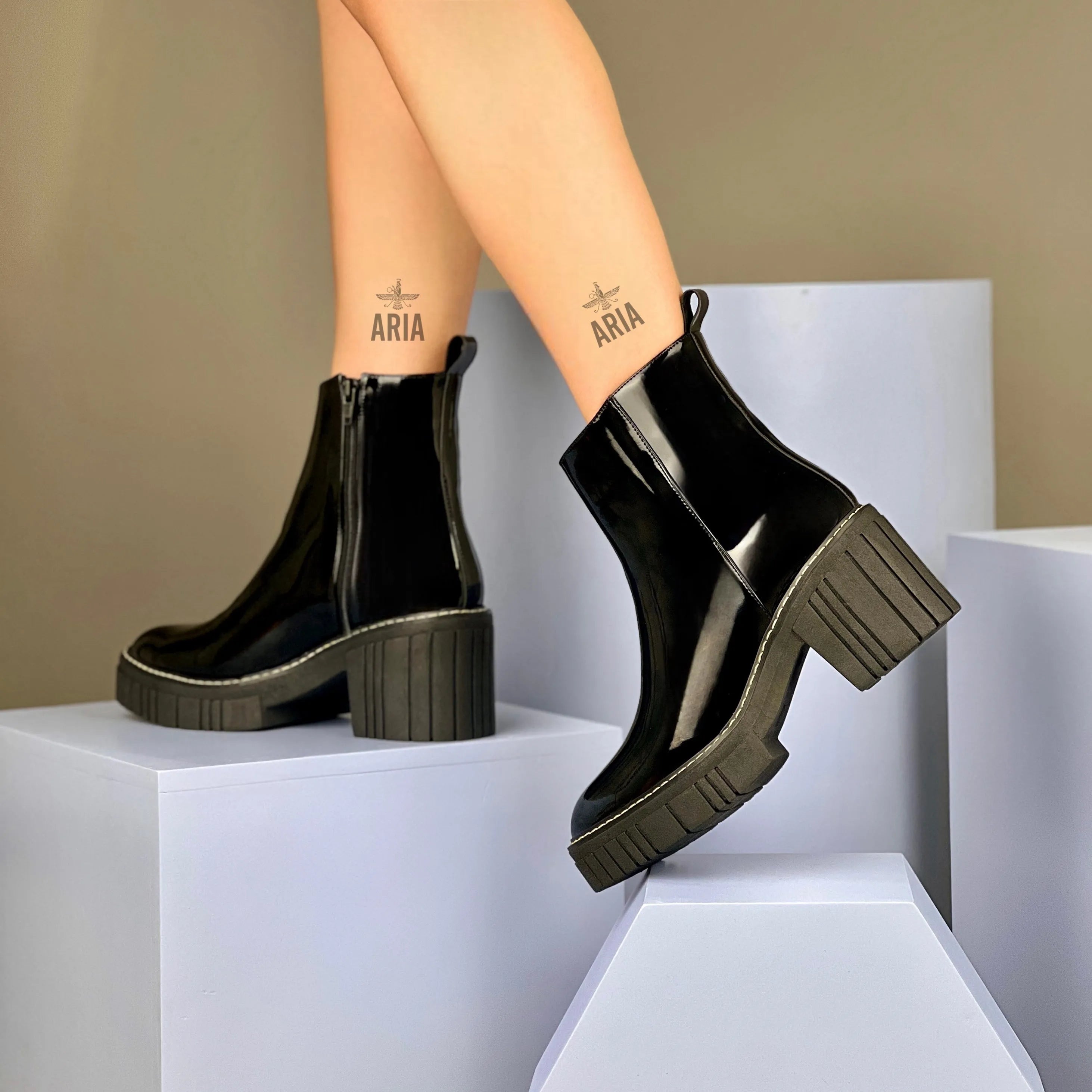 Botín Thalia Negro Charol