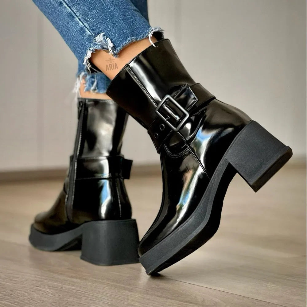 BOTÍN IBIZA NEGRO CHAROL