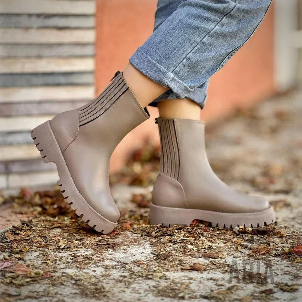 BOTIN ROMA NUDE