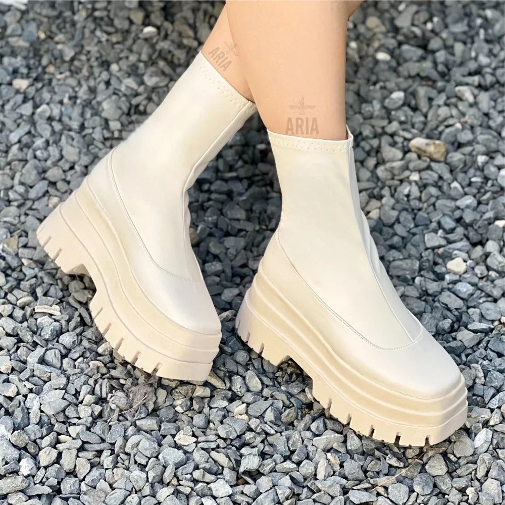 BOTA THAIS ALMENDRA CC