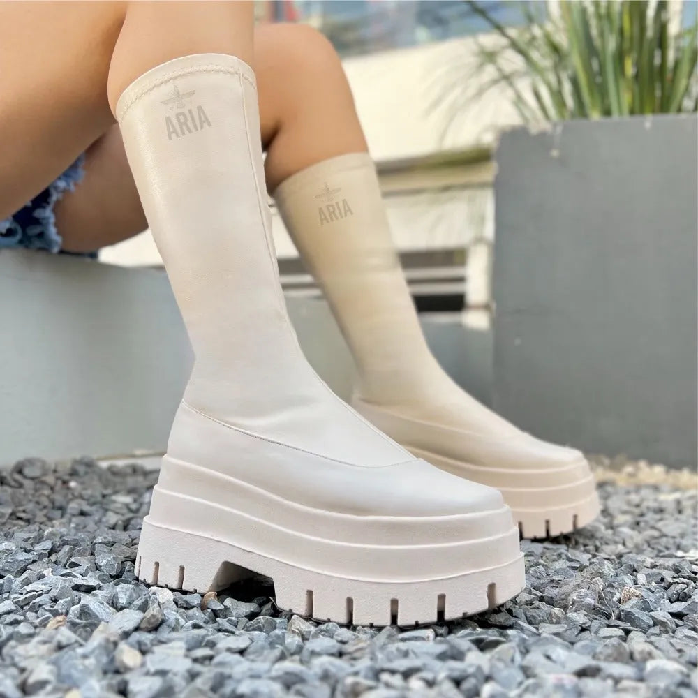 BOTA THAIS ALMENDRA CL