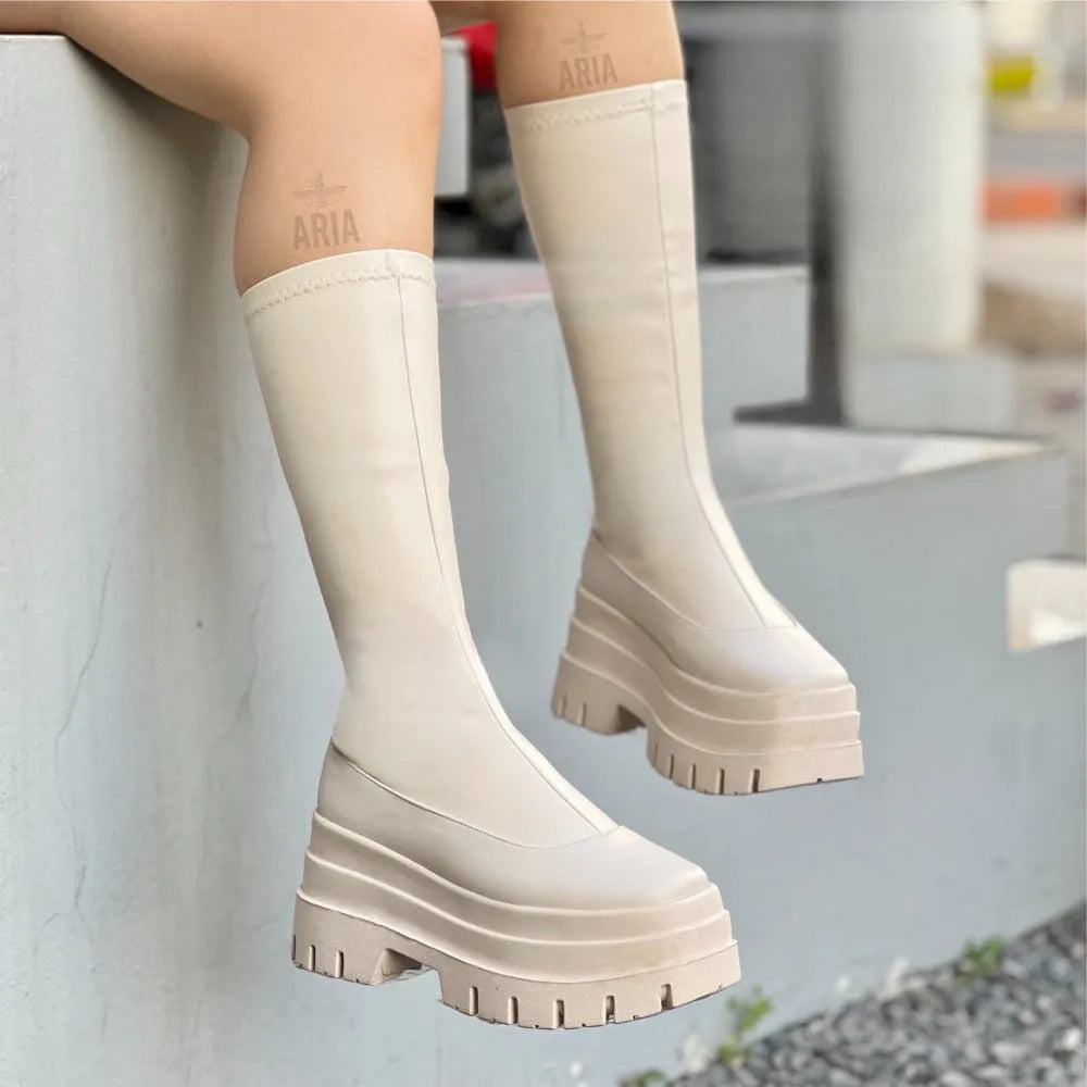 BOTA THAIS ALMENDRA CL