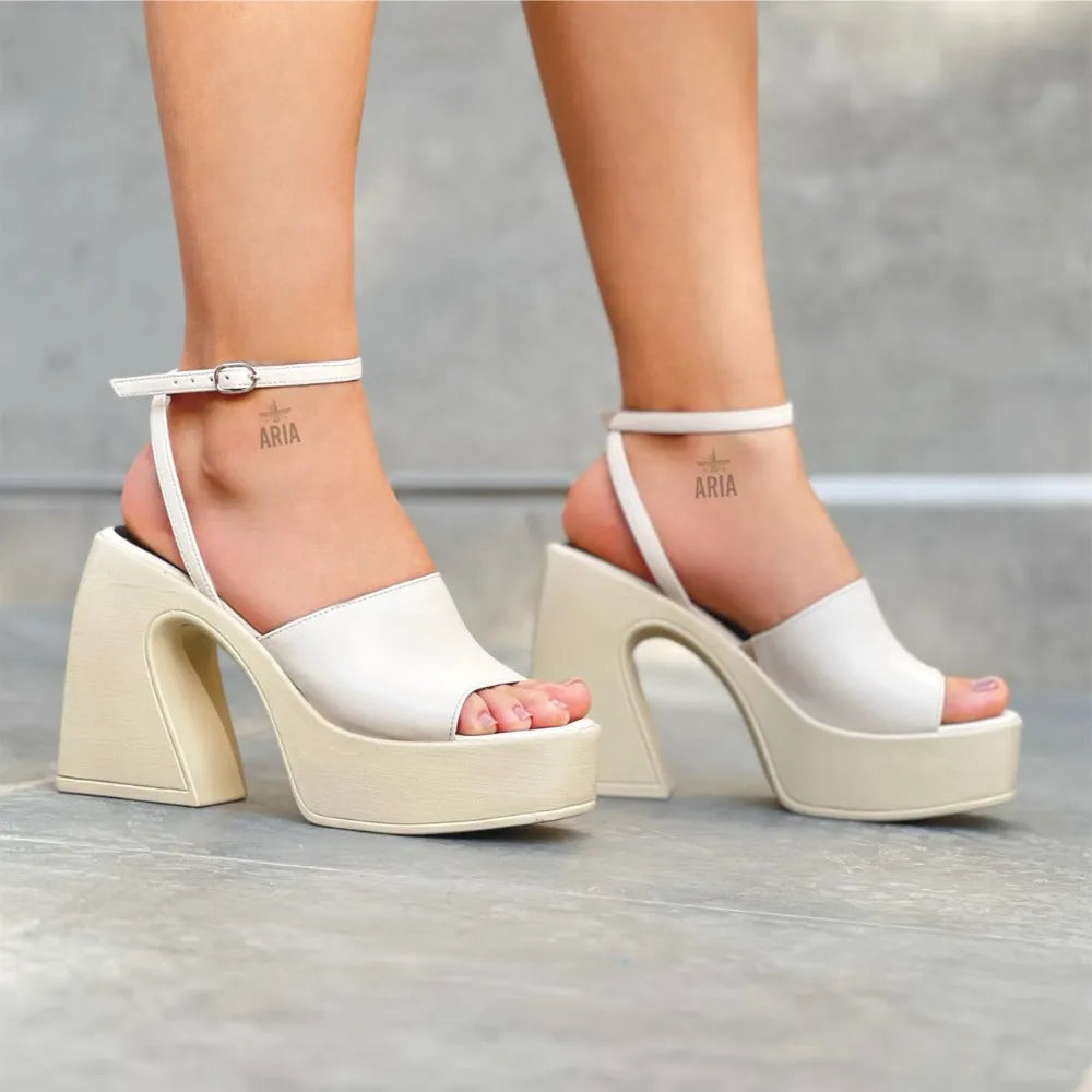 SANDALIA SASHA HUESO