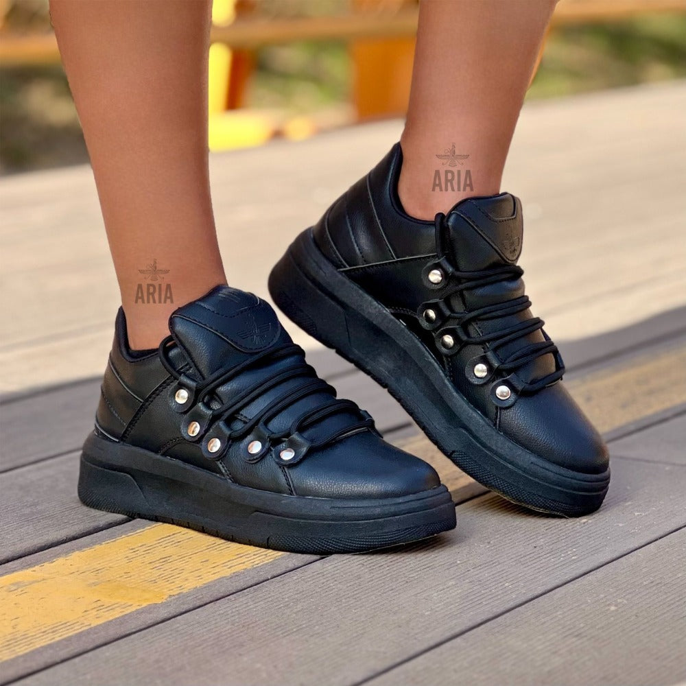 SNEAKER ALEJANDRA NEGRO