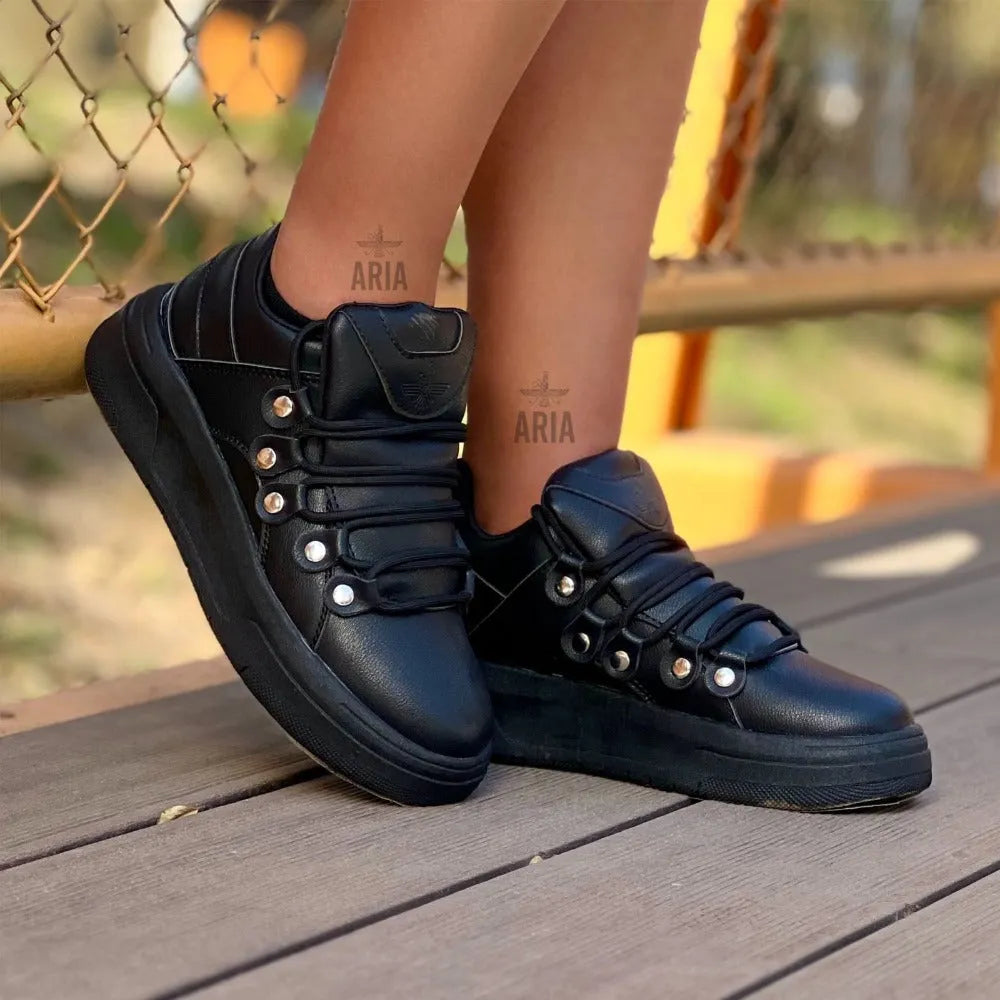 SNEAKER ALEJANDRA NEGRO