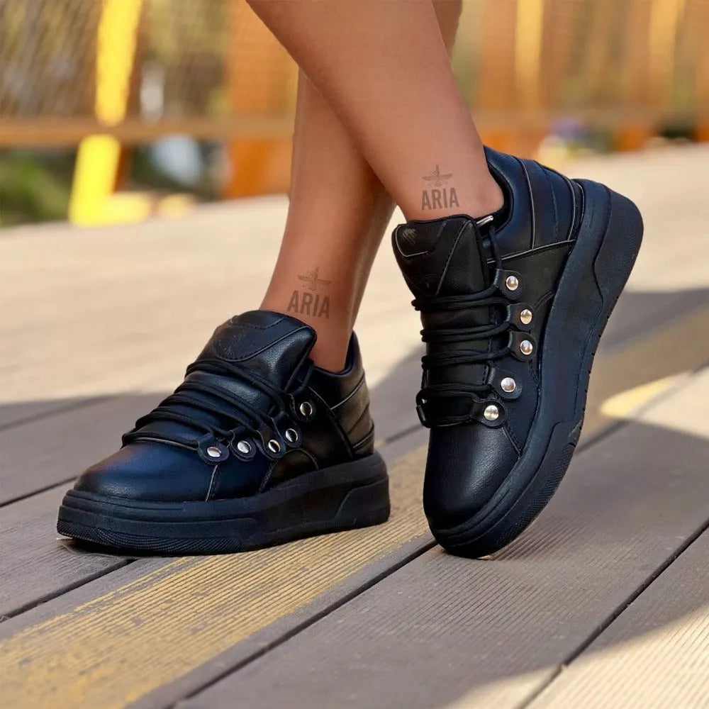 SNEAKER ALEJANDRA NEGRO