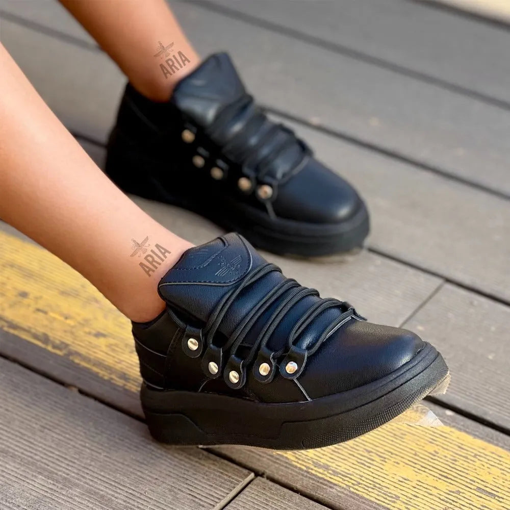 SNEAKER ALEJANDRA NEGRO