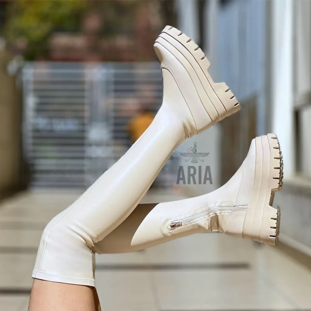 BUCANERA DANA ALMENDRA